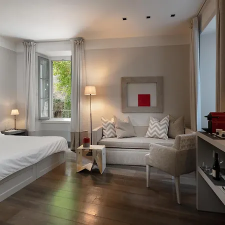 Gombithotel Ξενοδοχείο 4*