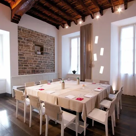 Gombithotel Hotel 4*
