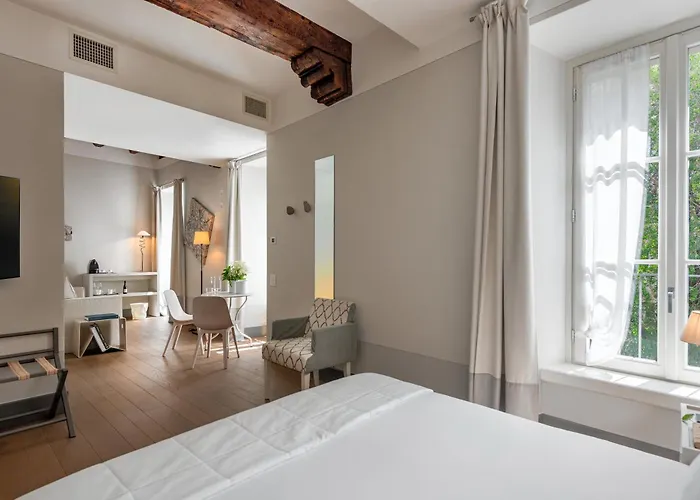 Gombithotel Ξενοδοχείο 4*