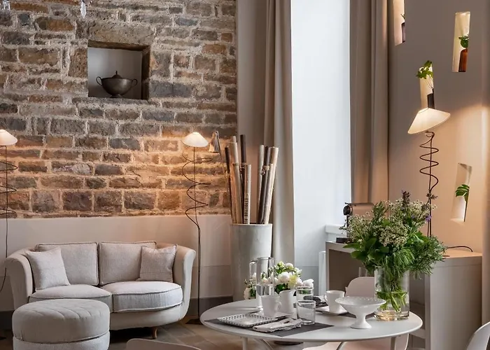 Ξενοδοχείο Gombithotel 4*