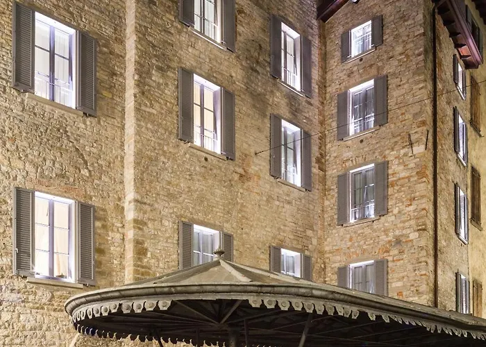 Gombithotel Ξενοδοχείο