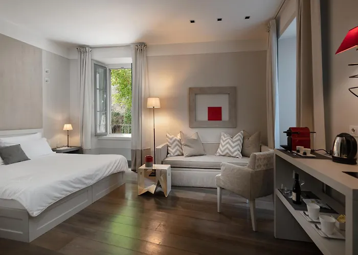 Gombithotel Ξενοδοχείο 4*