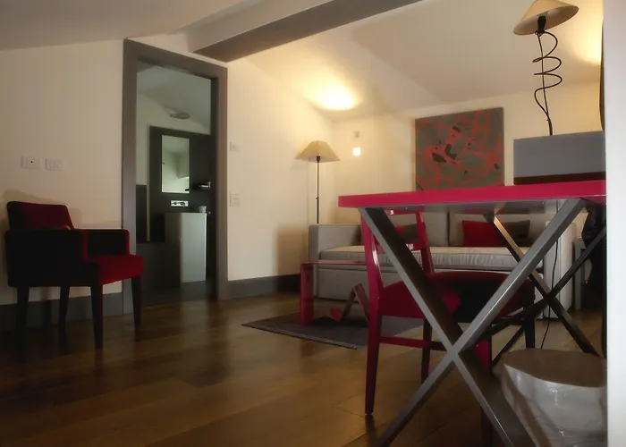 Ξενοδοχείο Gombithotel 4*