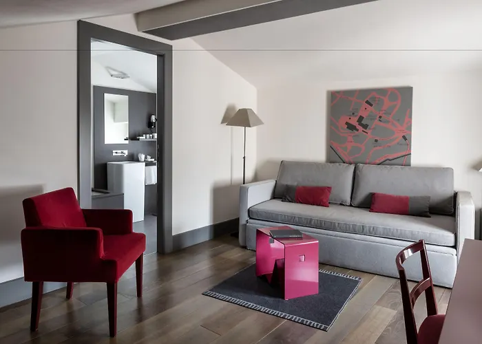 Gombithotel Ξενοδοχείο