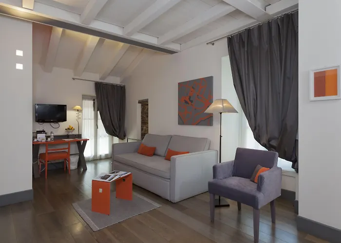 Ξενοδοχείο Gombithotel 4*