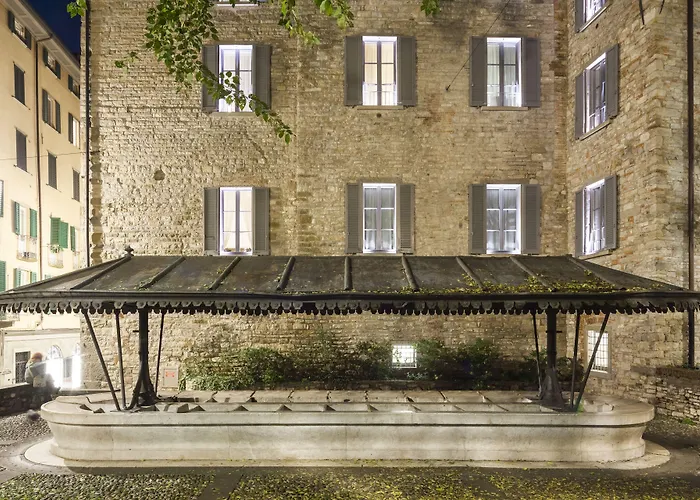 Gombithotel Ξενοδοχείο