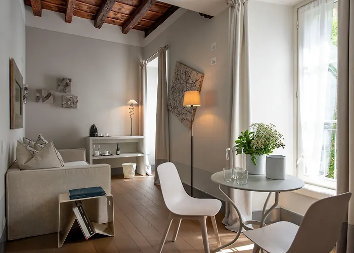 Gombithotel Ξενοδοχείο 4*