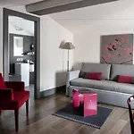 Gombithotel فندق