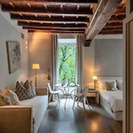 فندق Gombithotel