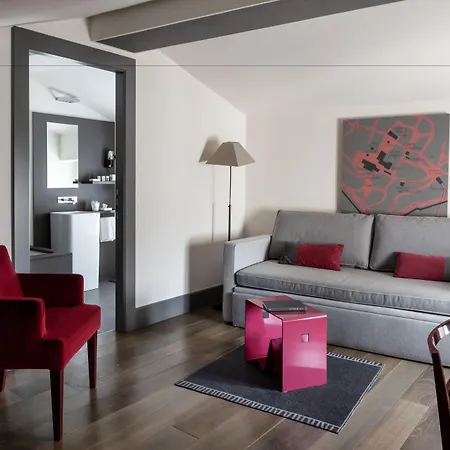 Gombithotel Ξενοδοχείο