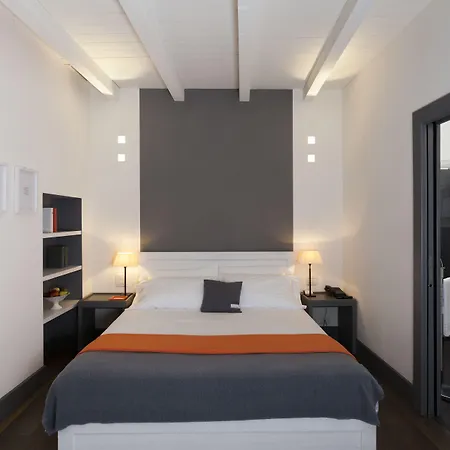 Gombithotel Ξενοδοχείο 4*