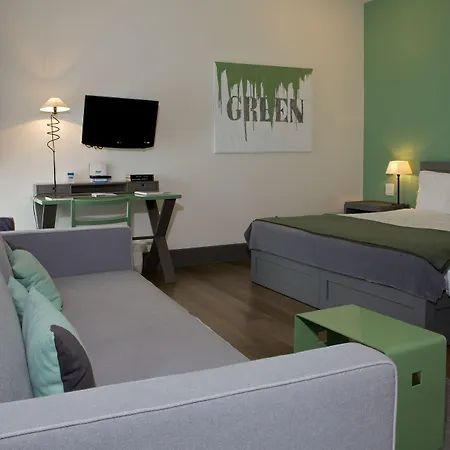 Gombithotel Ξενοδοχείο 4*