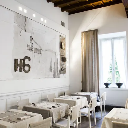 Gombithotel Ξενοδοχείο 4*