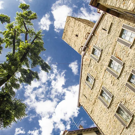 Ξενοδοχείο Gombithotel 4*